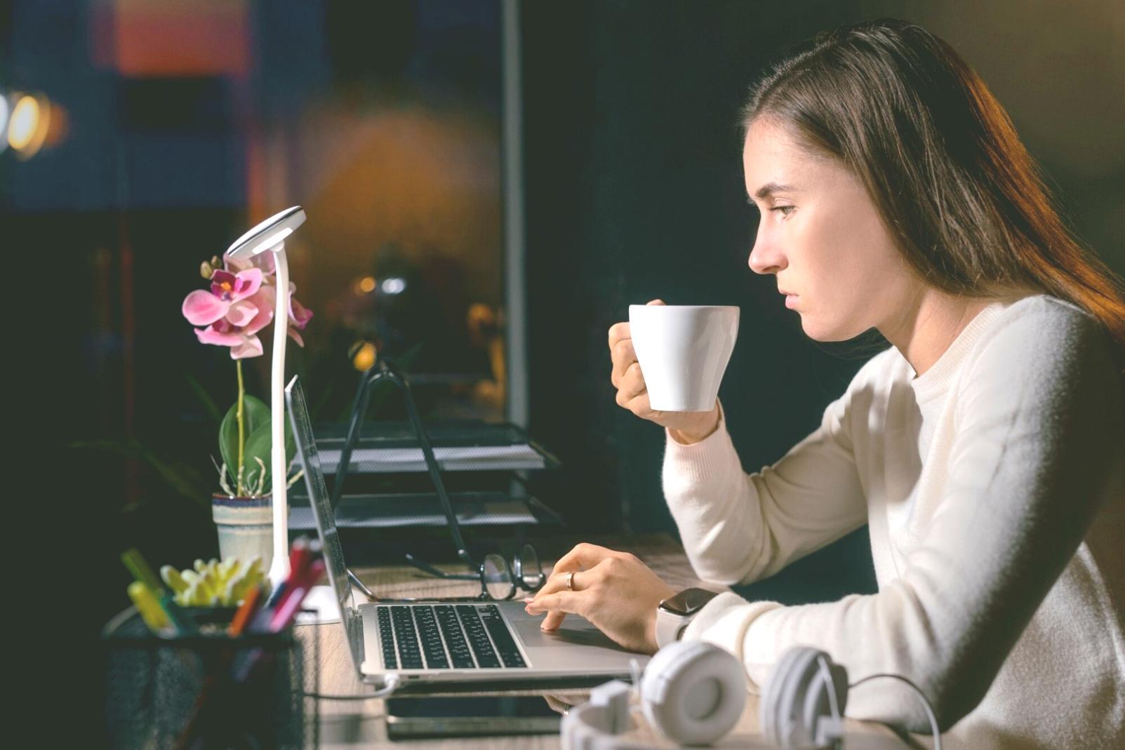 Équipe cariratinoridagatos travaillant sur des solutions d'automatisation financière